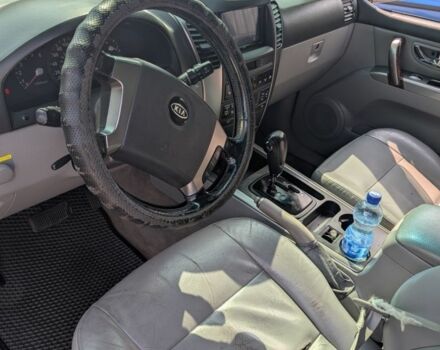 Чорний Кіа Соренто, об'ємом двигуна 2.5 л та пробігом 357 тис. км за 7600 $, фото 4 на Automoto.ua