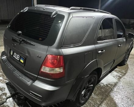 Черный Киа Соренто, объемом двигателя 2.5 л и пробегом 330 тыс. км за 4200 $, фото 5 на Automoto.ua