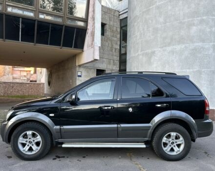 Черный Киа Соренто, объемом двигателя 2.5 л и пробегом 279 тыс. км за 4600 $, фото 4 на Automoto.ua