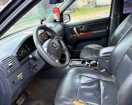 Черный Киа Соренто, объемом двигателя 2.5 л и пробегом 254 тыс. км за 3700 $, фото 6 на Automoto.ua