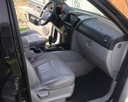 Черный Киа Соренто, объемом двигателя 2.5 л и пробегом 262 тыс. км за 9200 $, фото 2 на Automoto.ua