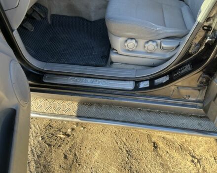 Черный Киа Соренто, объемом двигателя 2.4 л и пробегом 205 тыс. км за 6650 $, фото 9 на Automoto.ua