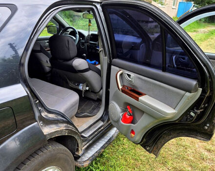 Чорний Кіа Соренто, об'ємом двигуна 2.5 л та пробігом 299 тис. км за 3000 $, фото 2 на Automoto.ua