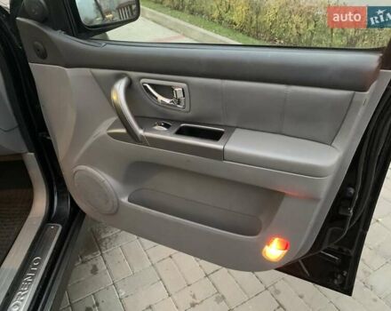 Чорний Кіа Соренто, об'ємом двигуна 2.5 л та пробігом 204 тис. км за 6150 $, фото 23 на Automoto.ua