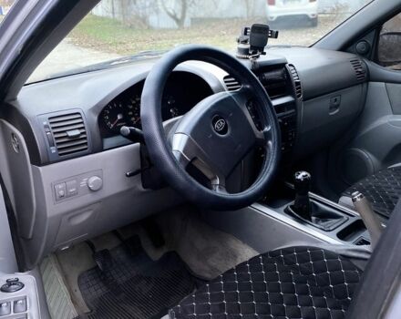 Черный Киа Соренто, объемом двигателя 2.5 л и пробегом 250 тыс. км за 3550 $, фото 5 на Automoto.ua