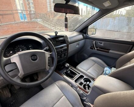 Черный Киа Соренто, объемом двигателя 2.5 л и пробегом 217 тыс. км за 5515 $, фото 7 на Automoto.ua