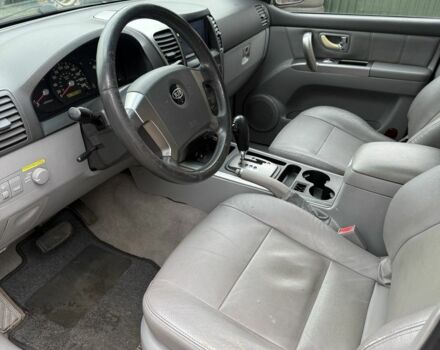 Чорний Кіа Соренто, об'ємом двигуна 2.5 л та пробігом 198 тис. км за 4950 $, фото 7 на Automoto.ua