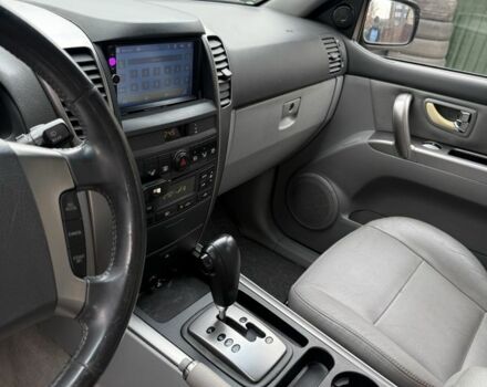 Чорний Кіа Соренто, об'ємом двигуна 2.5 л та пробігом 198 тис. км за 4950 $, фото 8 на Automoto.ua