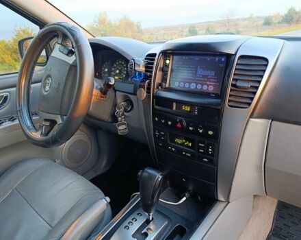 Черный Киа Соренто, объемом двигателя 2.5 л и пробегом 291 тыс. км за 7200 $, фото 5 на Automoto.ua