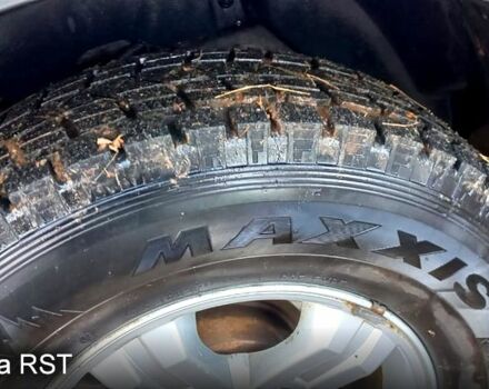 Чорний Кіа Соренто, об'ємом двигуна 2.5 л та пробігом 250 тис. км за 5950 $, фото 10 на Automoto.ua