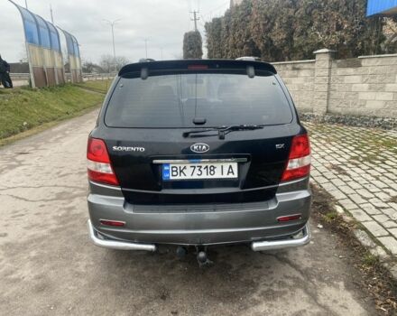 Черный Киа Соренто, объемом двигателя 2.5 л и пробегом 300 тыс. км за 6820 $, фото 5 на Automoto.ua