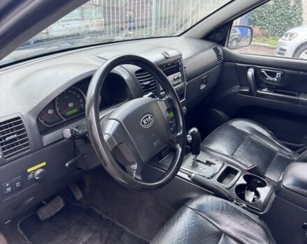 Черный Киа Соренто, объемом двигателя 2.5 л и пробегом 317 тыс. км за 4800 $, фото 8 на Automoto.ua