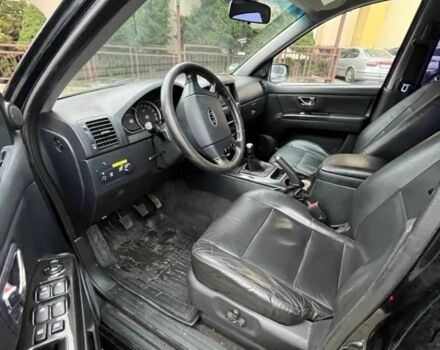 Черный Киа Соренто, объемом двигателя 2.5 л и пробегом 265 тыс. км за 2400 $, фото 5 на Automoto.ua