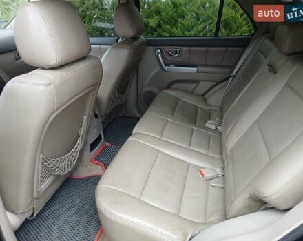 Черный Киа Соренто, объемом двигателя 2.5 л и пробегом 399 тыс. км за 4700 $, фото 11 на Automoto.ua