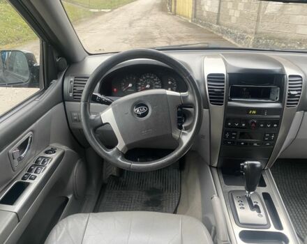 Черный Киа Соренто, объемом двигателя 2.5 л и пробегом 300 тыс. км за 6820 $, фото 15 на Automoto.ua