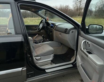 Черный Киа Соренто, объемом двигателя 2.5 л и пробегом 280 тыс. км за 4300 $, фото 5 на Automoto.ua