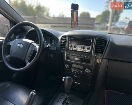 Чорний Кіа Соренто, об'ємом двигуна 2.5 л та пробігом 277 тис. км за 8200 $, фото 47 на Automoto.ua