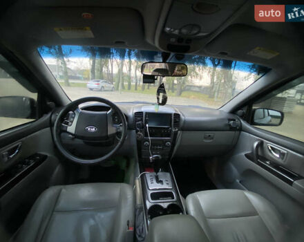 Черный Киа Соренто, объемом двигателя 2.5 л и пробегом 130 тыс. км за 8500 $, фото 8 на Automoto.ua