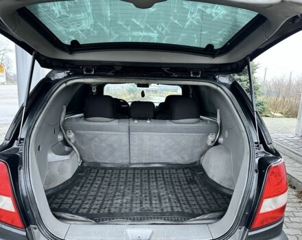 Черный Киа Соренто, объемом двигателя 2.5 л и пробегом 350 тыс. км за 3750 $, фото 8 на Automoto.ua