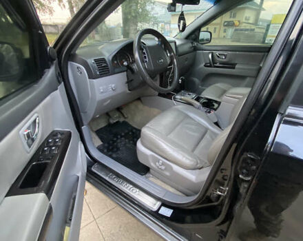 Черный Киа Соренто, объемом двигателя 2.5 л и пробегом 130 тыс. км за 8500 $, фото 9 на Automoto.ua