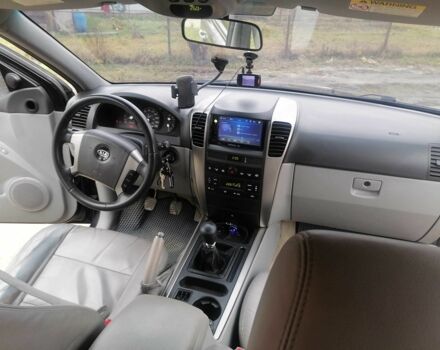 Чорний Кіа Соренто, об'ємом двигуна 2.5 л та пробігом 294 тис. км за 7400 $, фото 5 на Automoto.ua