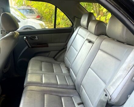 Черный Киа Соренто, объемом двигателя 3.5 л и пробегом 200 тыс. км за 3800 $, фото 6 на Automoto.ua