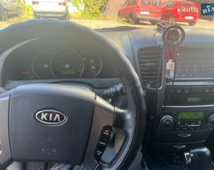 Черный Киа Соренто, объемом двигателя 2.5 л и пробегом 215 тыс. км за 8500 $, фото 11 на Automoto.ua