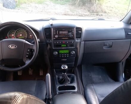 Черный Киа Соренто, объемом двигателя 2.5 л и пробегом 210 тыс. км за 2750 $, фото 7 на Automoto.ua