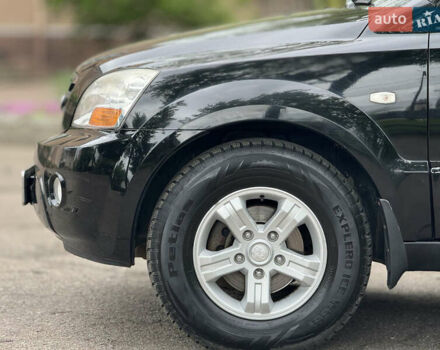 Черный Киа Соренто, объемом двигателя 2.5 л и пробегом 213 тыс. км за 7700 $, фото 5 на Automoto.ua