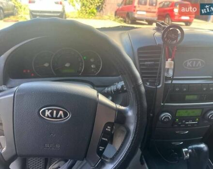 Черный Киа Соренто, объемом двигателя 2.5 л и пробегом 215 тыс. км за 8500 $, фото 16 на Automoto.ua