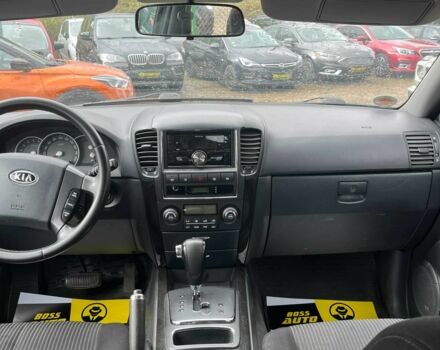 Черный Киа Соренто, объемом двигателя 2.5 л и пробегом 240 тыс. км за 8999 $, фото 8 на Automoto.ua