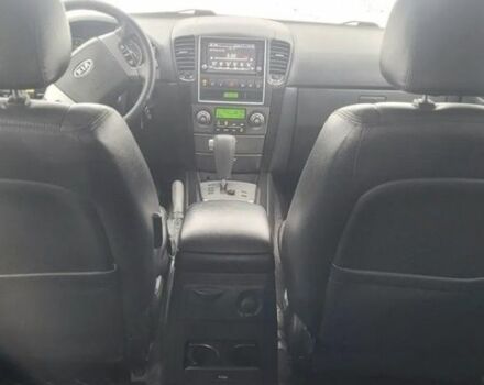 Черный Киа Соренто, объемом двигателя 2.5 л и пробегом 217 тыс. км за 3400 $, фото 5 на Automoto.ua