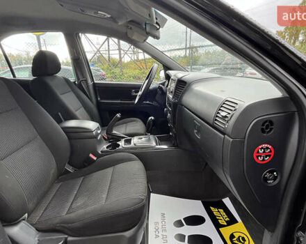 Чорний Кіа Соренто, об'ємом двигуна 2.5 л та пробігом 240 тис. км за 8999 $, фото 17 на Automoto.ua