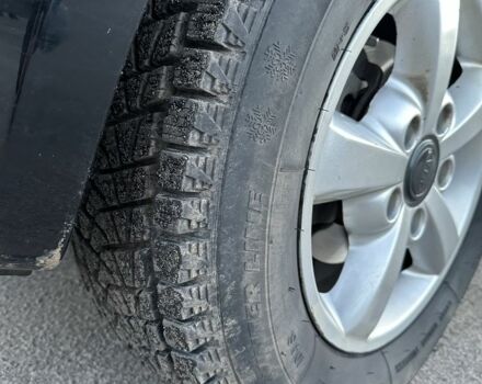 Чорний Кіа Соренто, об'ємом двигуна 2.5 л та пробігом 250 тис. км за 5300 $, фото 10 на Automoto.ua