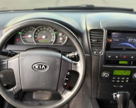 Черный Киа Соренто, объемом двигателя 2.5 л и пробегом 290 тыс. км за 5300 $, фото 5 на Automoto.ua