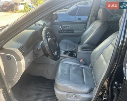 Черный Киа Соренто, объемом двигателя 2.5 л и пробегом 215 тыс. км за 8500 $, фото 10 на Automoto.ua