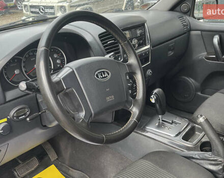 Чорний Кіа Соренто, об'ємом двигуна 2.5 л та пробігом 240 тис. км за 8999 $, фото 12 на Automoto.ua