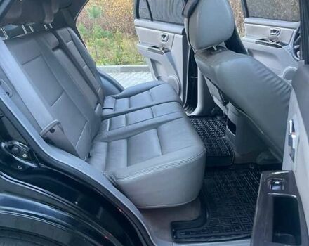 Черный Киа Соренто, объемом двигателя 2.5 л и пробегом 250 тыс. км за 8200 $, фото 14 на Automoto.ua