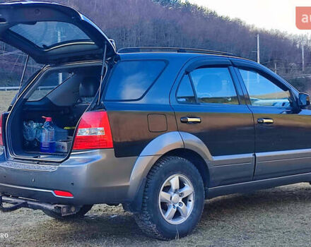 Черный Киа Соренто, объемом двигателя 2.5 л и пробегом 224 тыс. км за 7500 $, фото 3 на Automoto.ua