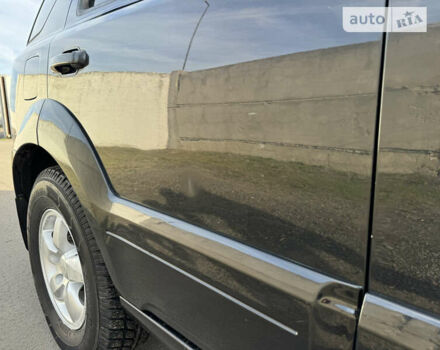 Черный Киа Соренто, объемом двигателя 2.5 л и пробегом 291 тыс. км за 9000 $, фото 6 на Automoto.ua