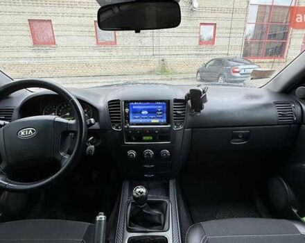 Чорний Кіа Соренто, об'ємом двигуна 2.5 л та пробігом 220 тис. км за 7000 $, фото 6 на Automoto.ua