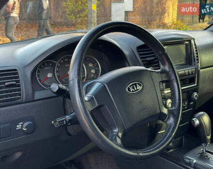 Черный Киа Соренто, объемом двигателя 2.5 л и пробегом 140 тыс. км за 8190 $, фото 12 на Automoto.ua
