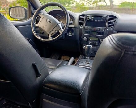 Черный Киа Соренто, объемом двигателя 2.5 л и пробегом 200 тыс. км за 9000 $, фото 3 на Automoto.ua