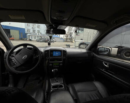 Черный Киа Соренто, объемом двигателя 2.5 л и пробегом 182 тыс. км за 8400 $, фото 12 на Automoto.ua