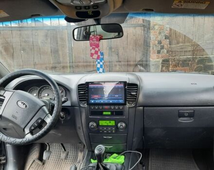 Черный Киа Соренто, объемом двигателя 2.5 л и пробегом 250 тыс. км за 4870 $, фото 12 на Automoto.ua