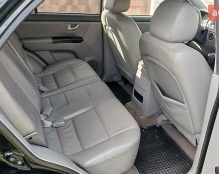 Черный Киа Соренто, объемом двигателя 2.5 л и пробегом 186 тыс. км за 8000 $, фото 7 на Automoto.ua