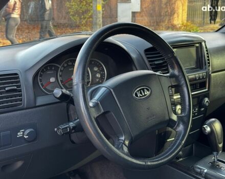 Черный Киа Соренто, объемом двигателя 2.5 л и пробегом 140 тыс. км за 8190 $, фото 12 на Automoto.ua