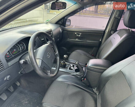 Черный Киа Соренто, объемом двигателя 2.5 л и пробегом 237 тыс. км за 5500 $, фото 11 на Automoto.ua