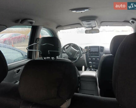 Чорний Кіа Соренто, об'ємом двигуна 2.5 л та пробігом 300 тис. км за 8300 $, фото 7 на Automoto.ua