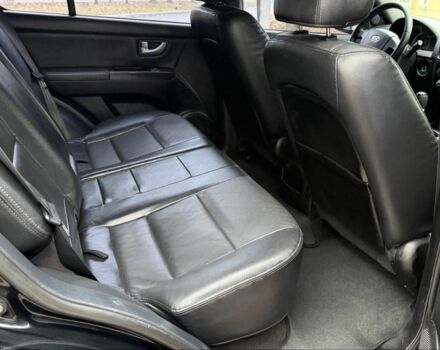 Черный Киа Соренто, объемом двигателя 2.5 л и пробегом 173 тыс. км за 9500 $, фото 18 на Automoto.ua